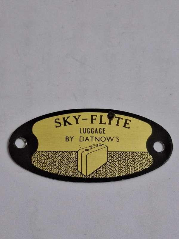 Vintage Sky-Flite luggage by Datnow's tag