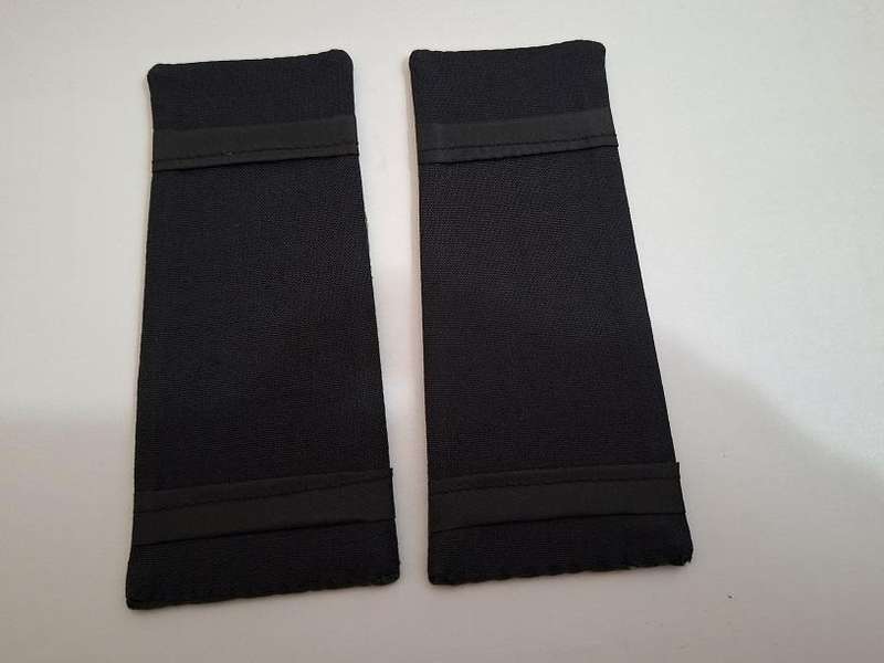 2 x Prisons epaulettes