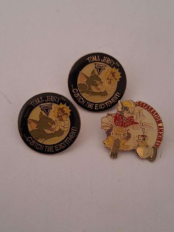 3 x Pin badges Tom and Jerry and 1 other