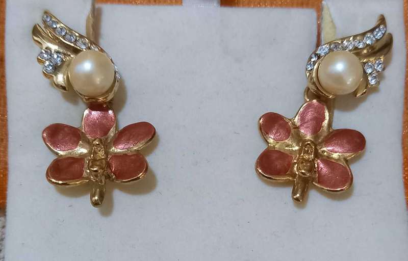 Vintage Singapore Orchid 24 Carat Gold Plated Clip On Earrings and Pendant Set