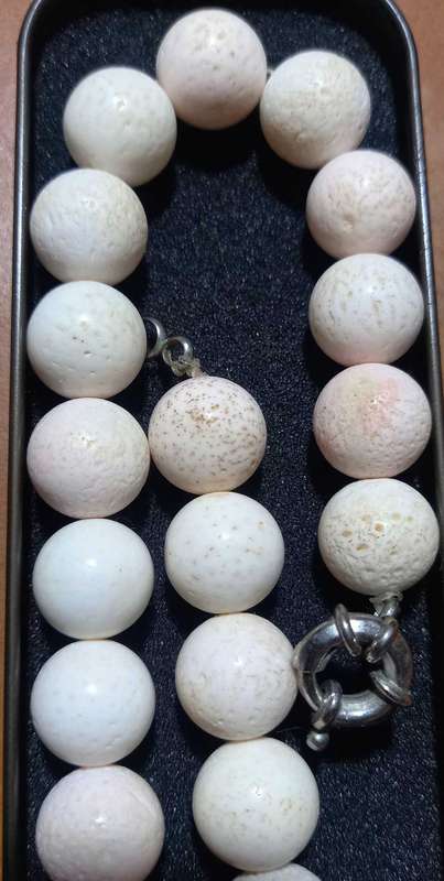 Vintage Angel Skin Colour Coral Necklace with Silver Tone Signoretti Clasp