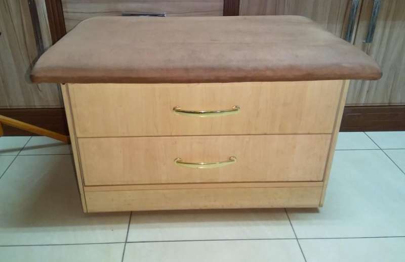 Storage ottoman bench 2 drawer, on wheels
