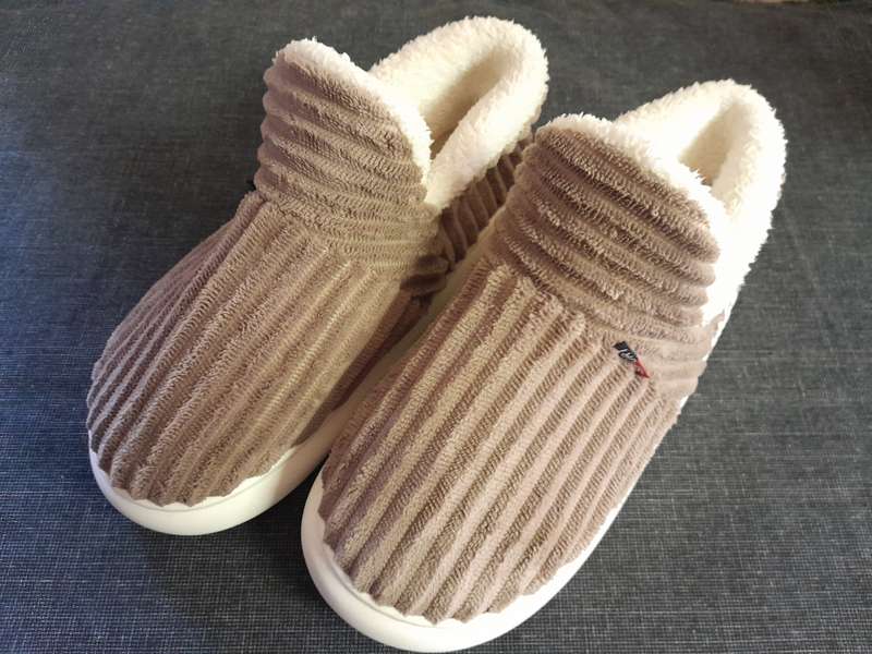 Mens Soft Plush Slippers - UK 10