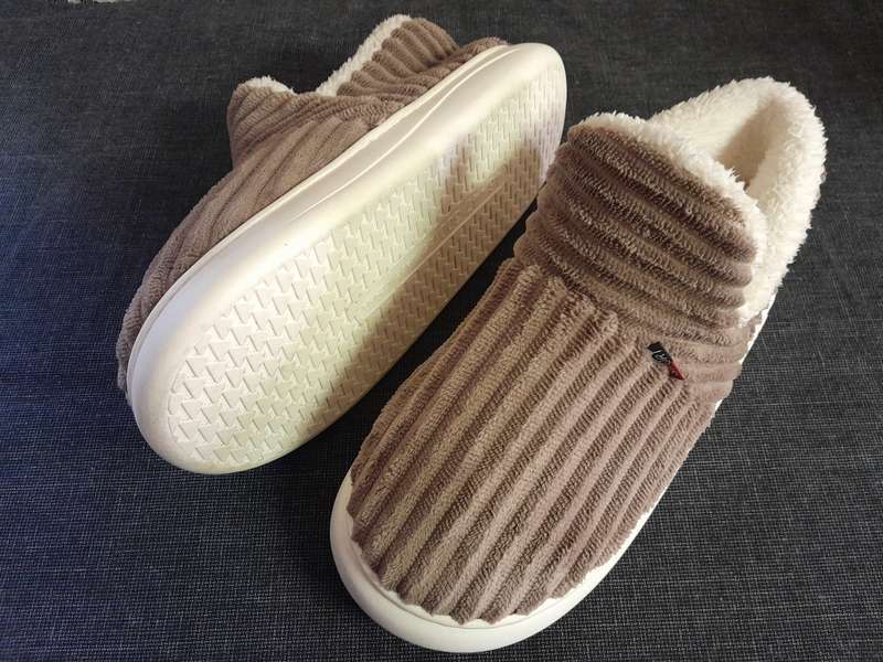 Mens Soft Plush Slippers - UK 10