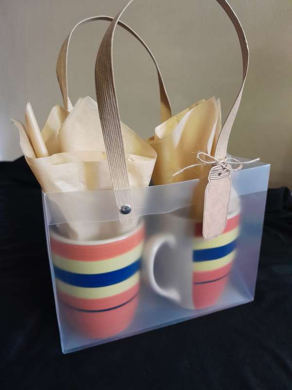 Gift mug set in bag with name card