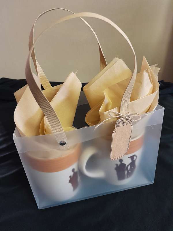Gift mug set in bag with name card