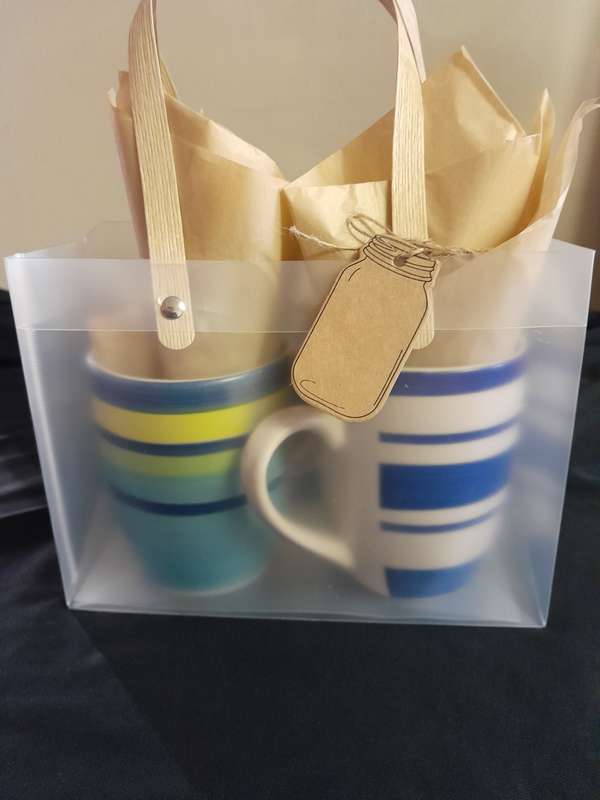 Gift mug set in bag with name card
