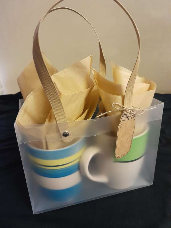 Gift mug set in bag with name card
