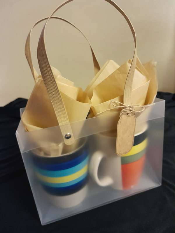 Gift mug set in bag with name card