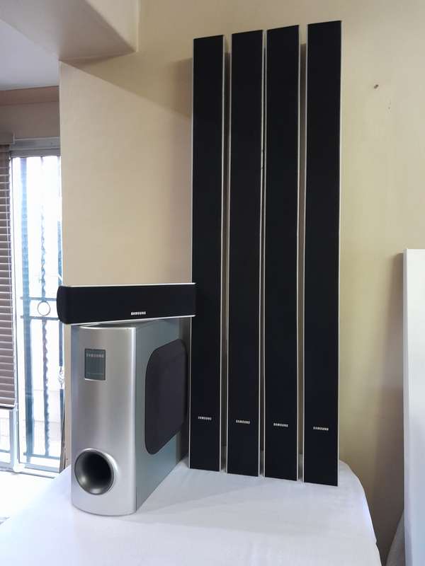 Samsung Surround Sound Home Theatre Speaker System