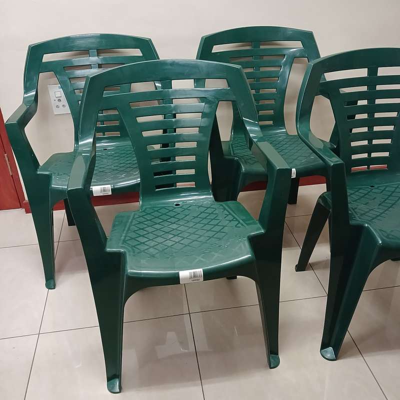 Outdoor Plastic Chairs High Quality with Arm Rests - Set of 4
