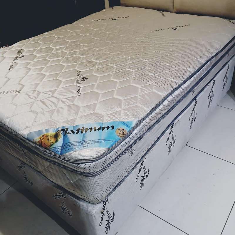 Double bed base and mattress set