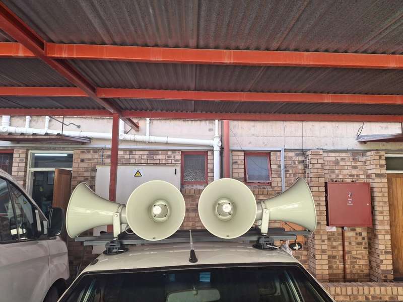 REMOVABLE LARGE CAR PA SYSTEM