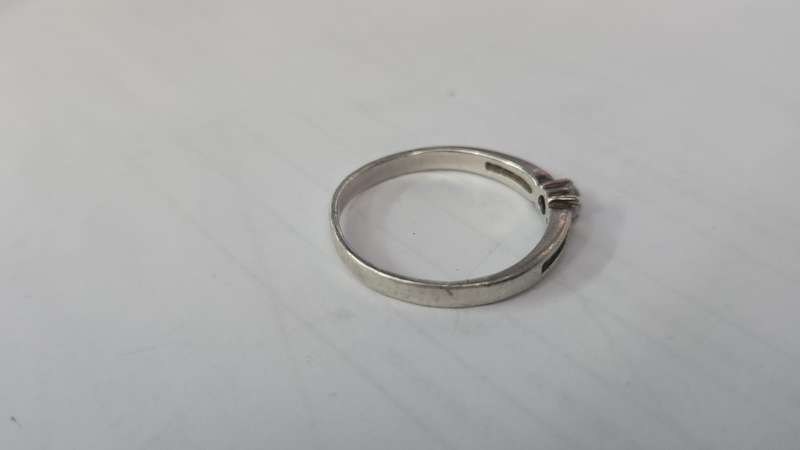 STERLING SILVER RING WITH ZIRCONIA - 19MM INNER DIAMETER - 1.9GRAM