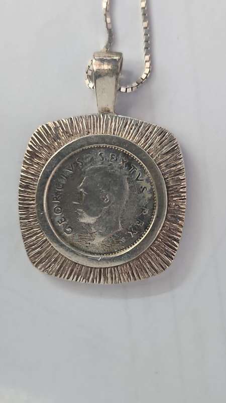 1952 3 DARIUS GEORGIVS SEXTVS REX IMPERATOR COIN ON 22CM CHAIN 925 STERLING SILVER