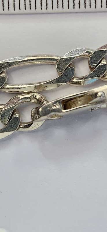 55cm x 7mm Sterling Silver Figaro Chain necklace 25.8gram