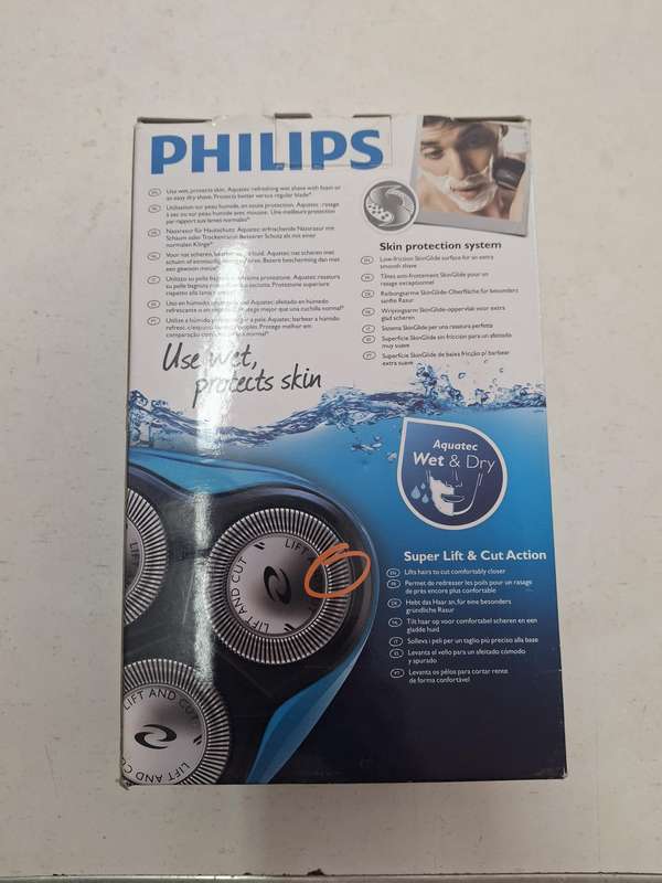 PHILIPS WET & DRY ELECTRIC SHAVER