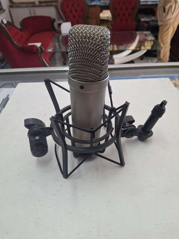 RODE NT1-A STUDIO CONDENSER MICROPHONE (PRE-OWNED)