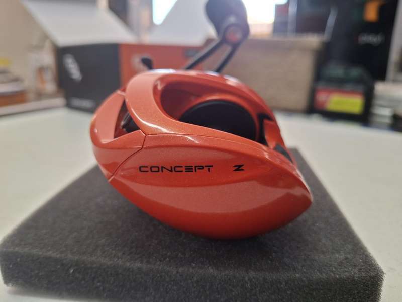 CONCEPT Z 13 RIGHT HAND FISHING REEL