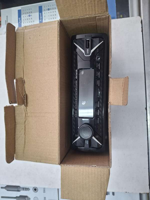 AIWA ACM-250 CAR RADIO