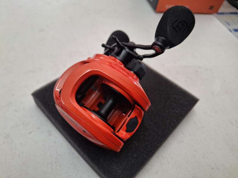 CONCEPT Z 13 RIGHT HAND FISHING REEL