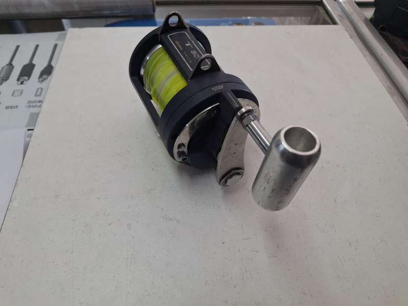 SHIMANO T30 FISHING REEL