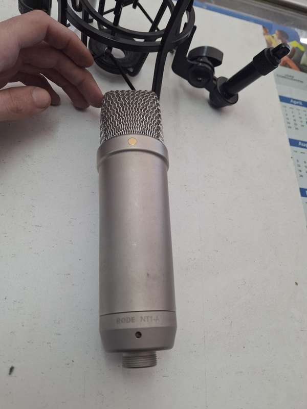 RODE NT1-A STUDIO CONDENSER MICROPHONE (PRE-OWNED)
