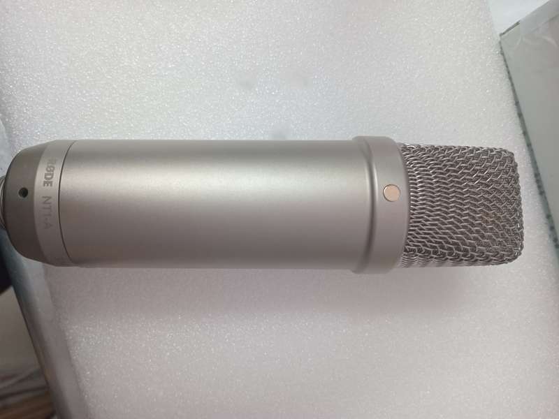 RODE NT1-A STUDIO CONDENSER MICROPHONE (PRE-OWNED)
