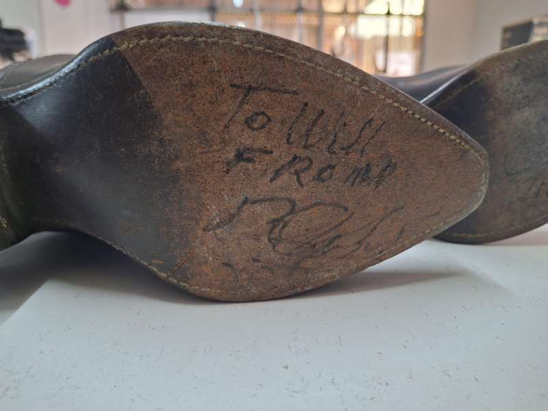 MORA BOBBY ANGEL BOOTS SIGNED