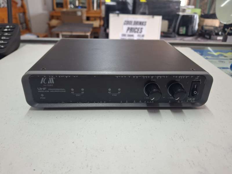 ICM IU-2082 WIRELESS MICROPHONE SYSTEM