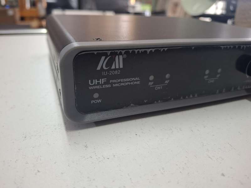 ICM IU-2082 WIRELESS MICROPHONE SYSTEM