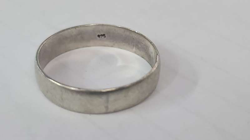 STERLING SILVER RING UNISEX 19MM INNER DIAMETER - 2.09GRAM