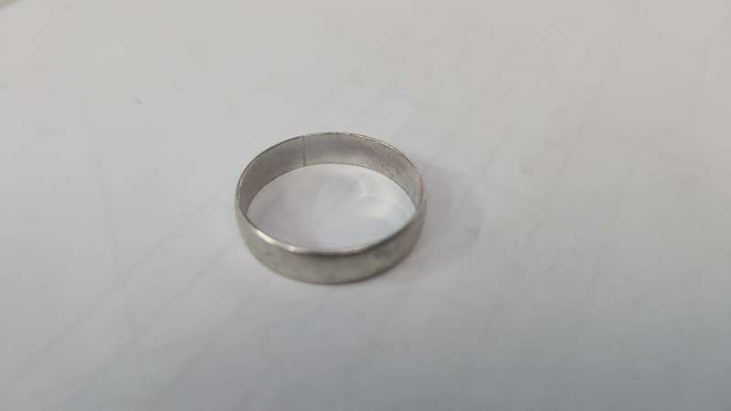 STERLING SILVER RING UNISEX 19MM INNER DIAMETER - 2.09GRAM