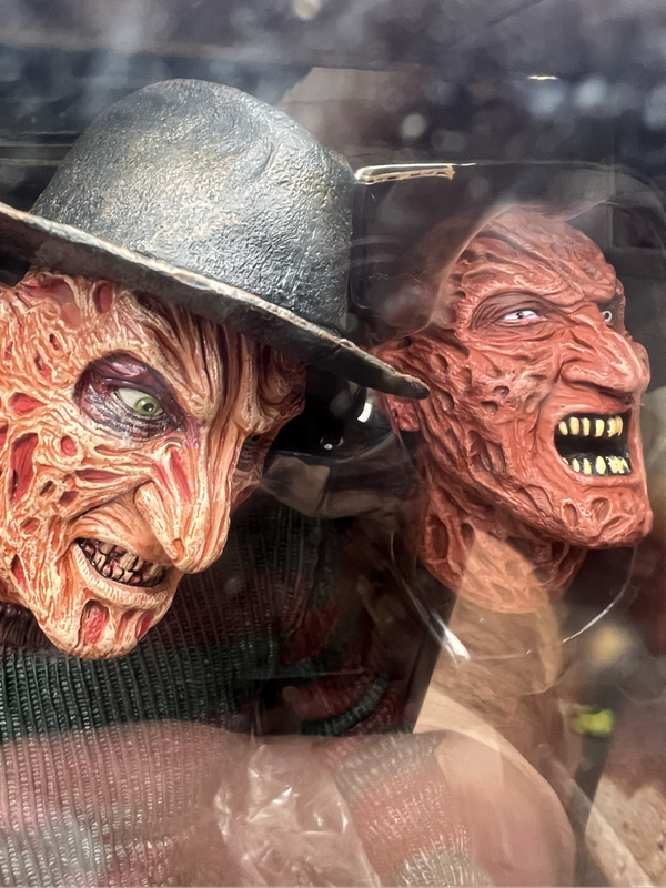 NECA Reel Toys 2004  NIGHTMARE ON ELM STREET FREDDY KRUEGER 18" MOTION ACTIVATED Sound.