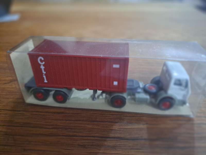 Model cars & trucks