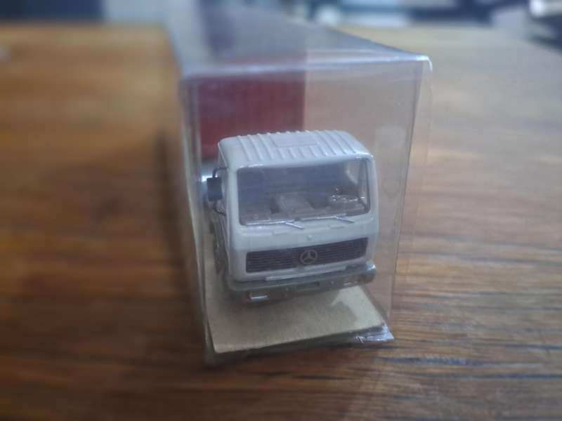 Model cars & trucks