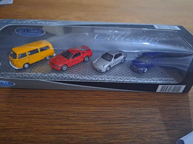 Model car sets