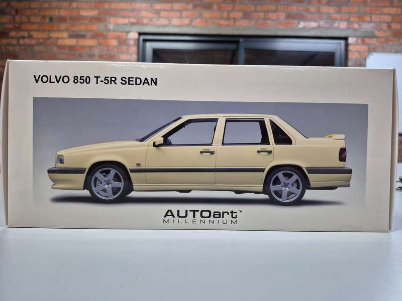 AUTOart - Volvo 850 T-5R Sedan