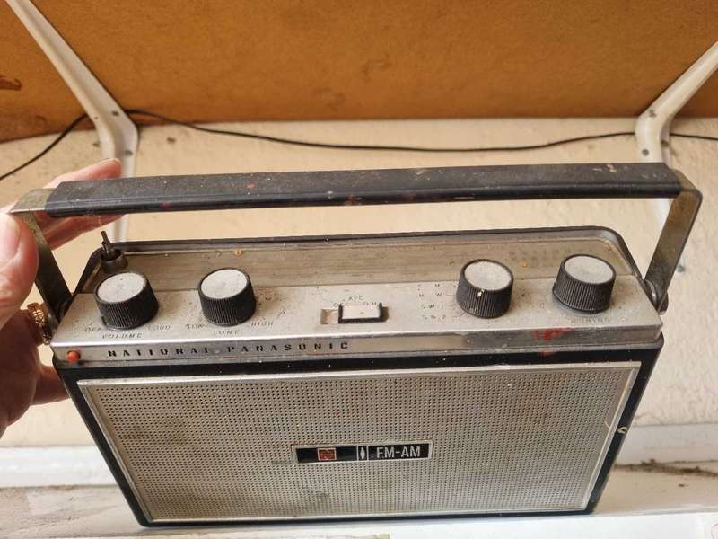 NATIONAL PANASONIC Transistor Radio MODEL RF-1006 1965 Made in Japan