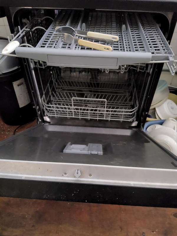 Hisense 15 Place LED Dishwasher H15DTG