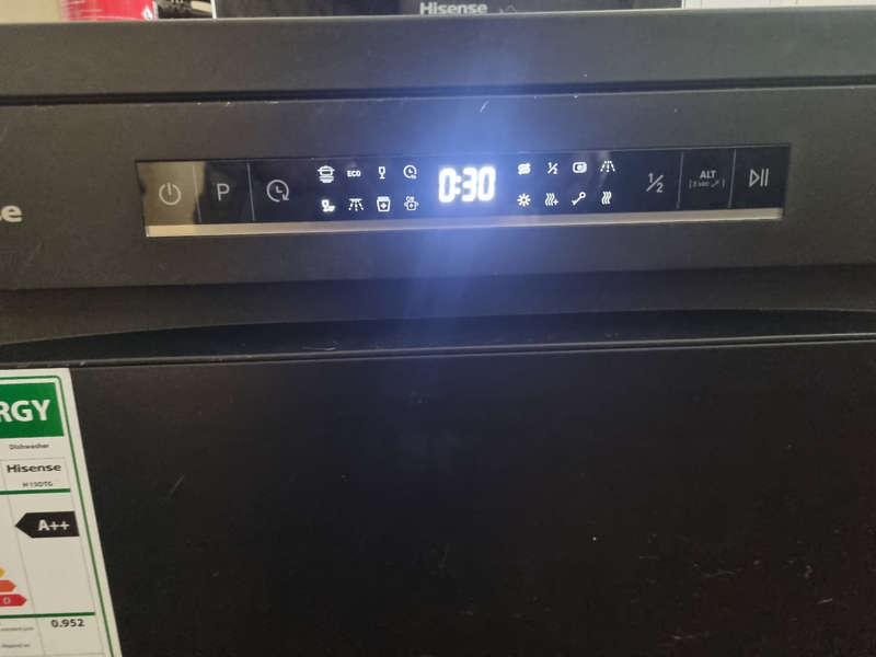 Hisense 15 Place LED Dishwasher H15DTG