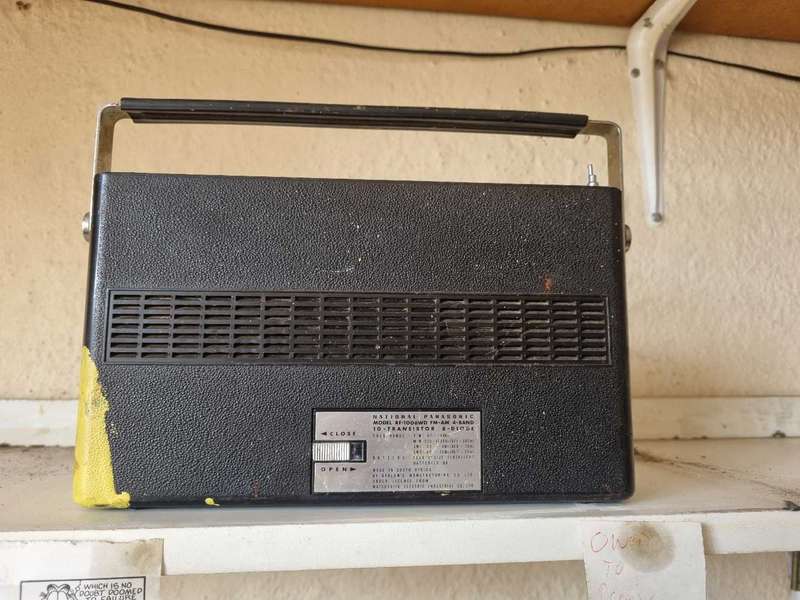 NATIONAL PANASONIC Transistor Radio MODEL RF-1006 1965 Made in Japan
