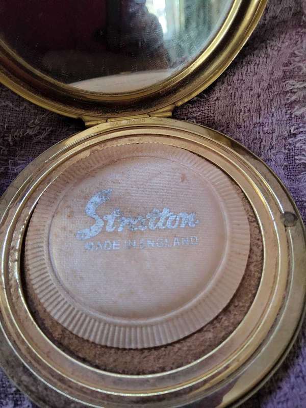 Stratton Red Art Deco-Vintage Ladies Powder Compact with Mirror