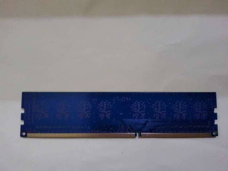 Desktop DDR3 Memory Hynix HMT351U6EFR8C-PB 4GB PC3-12800U-11-12-B1 2Rx8 1600MHz 240pin DIMM