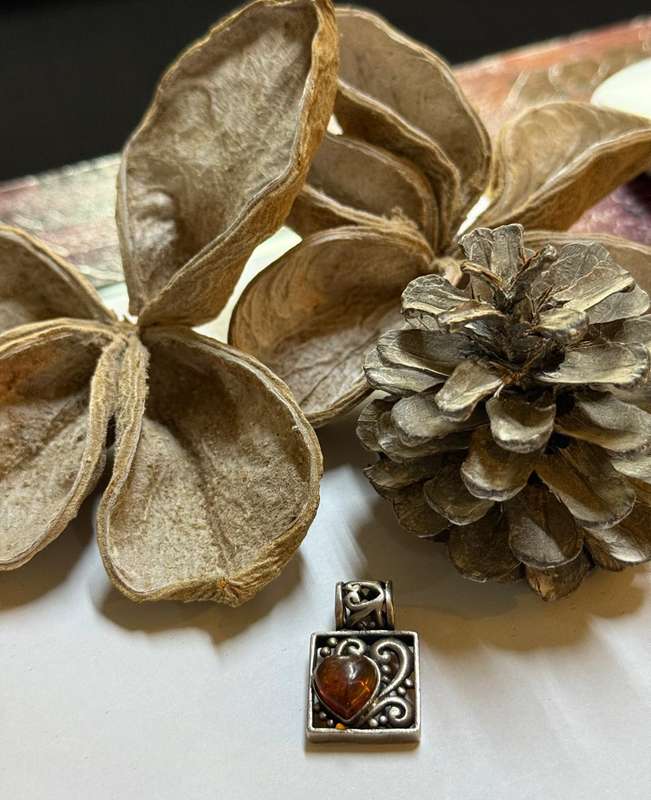 Sterling silver vintage amber pendant