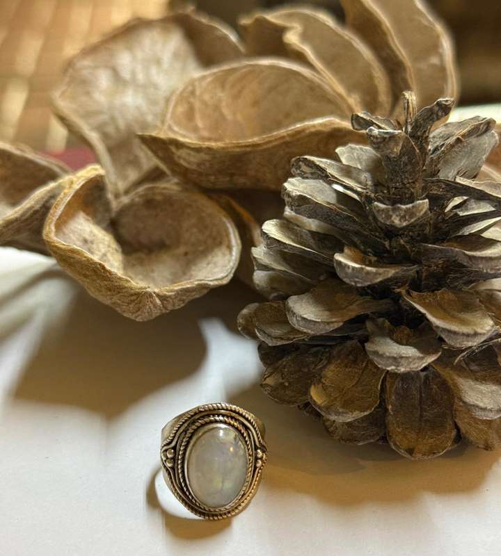 Beautiful sterling silver Moonstone Ring