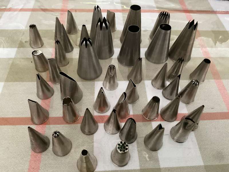 A good collection of icing  nozzles