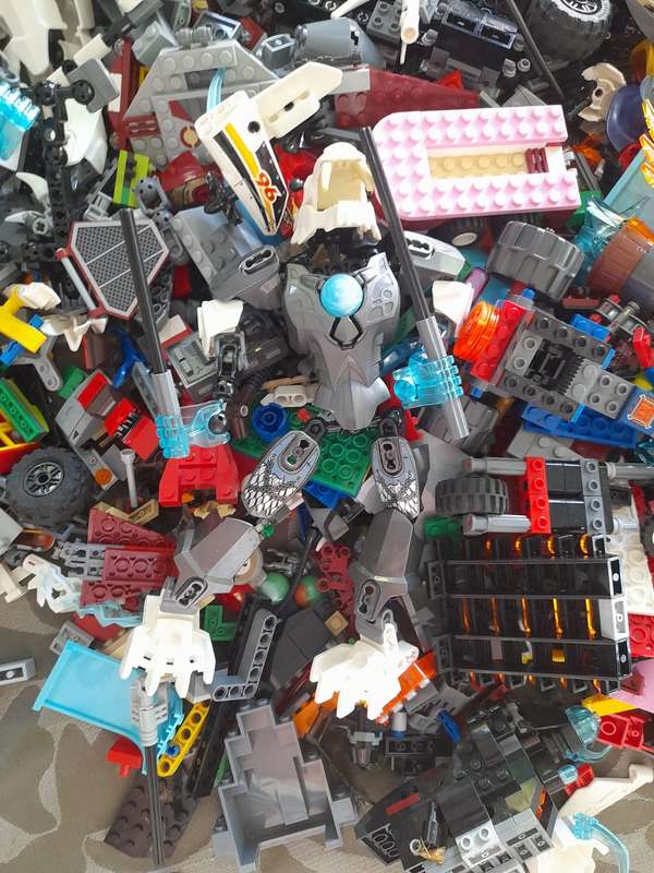 JOBLOT OF GENUINE LEGO - 4kg - ALL FOR ONE BID