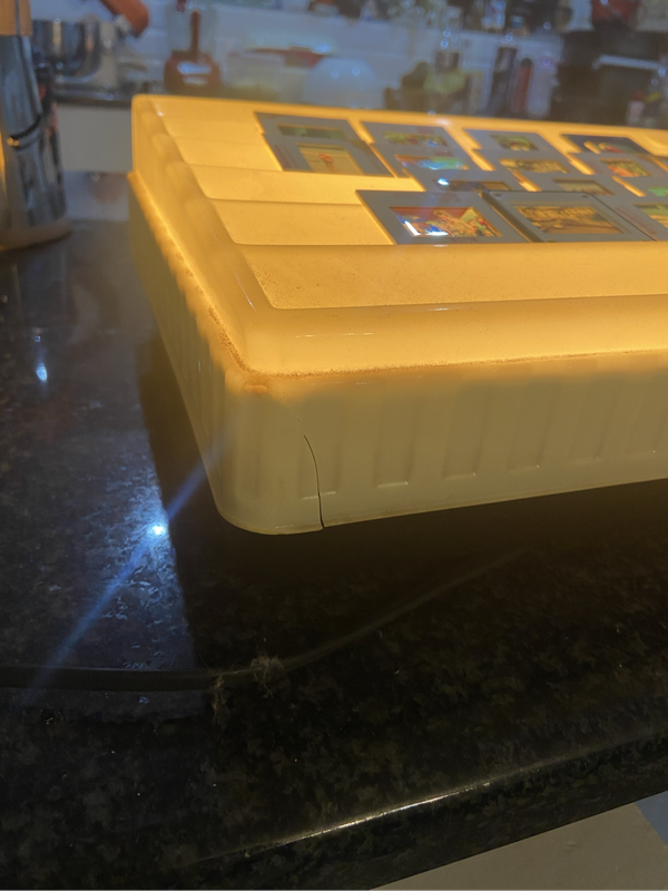 TABLE SLIDE VIEWER