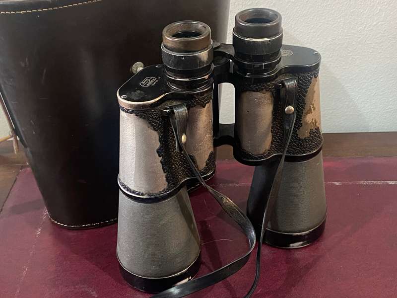 E LEITZ WETZLAR GERMANY 8x60 NAVEL BINOCULARS